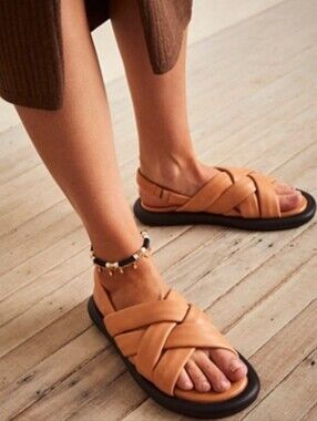 FP Seychelles PUNCHLINE Woven Tan Leather Padded Crisscross Slingback Sandals 8
